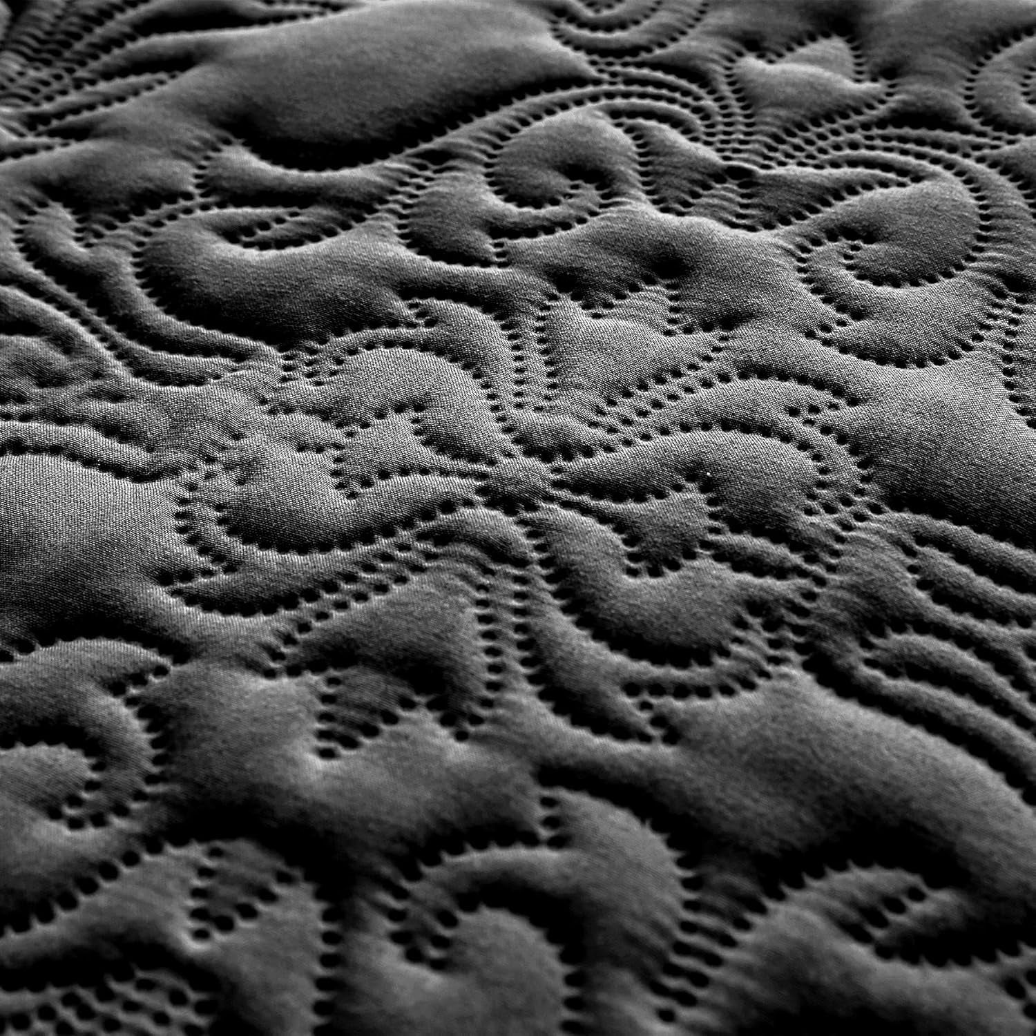 Sophia and William 3 Pieces Quilt Set Queen/Full Size with 1 Quilt and 2 Pillow Shams, Reversible Microfiber Bedding Bedspread Coverlet Set, Cozy, Lightweight and Hypoallergenic, Black